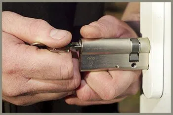 Edison Park IL Locksmith Store Edison Park, IL 773-828-4676